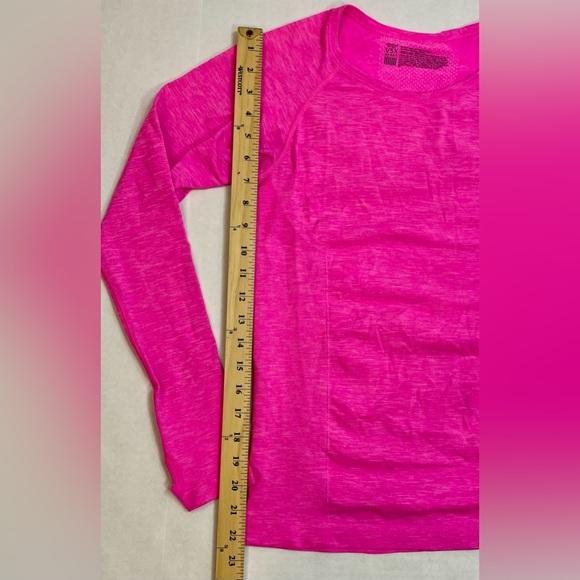 Women’s size small. Victoria’s Secret VSX athletic long sleeve. Hot pink - Picture 3 of 4